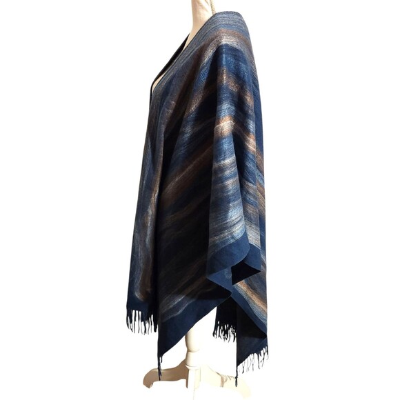 Chicos Wrap Shawl Unique Blue & Tan Color w/ Fringe One Size Fits All - Picture 4 of 8